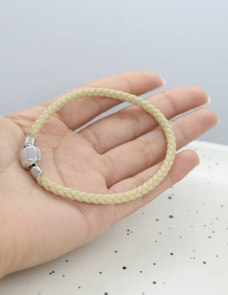 Pulsera de Cuero Rosario Café 2